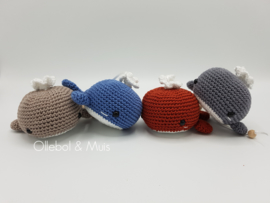 Muziekmobiel walvisjes met blauwe druppels