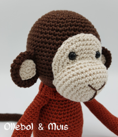 Crochet monkey chestnut