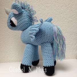 Crochet unicorn