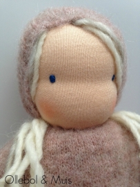 Knuffelpopje oud roze