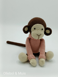 Crochet monkey rose