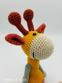 Crochet giraf mustard/peagreen/cream/brick
