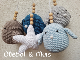 crochet birds and stars for music mobile