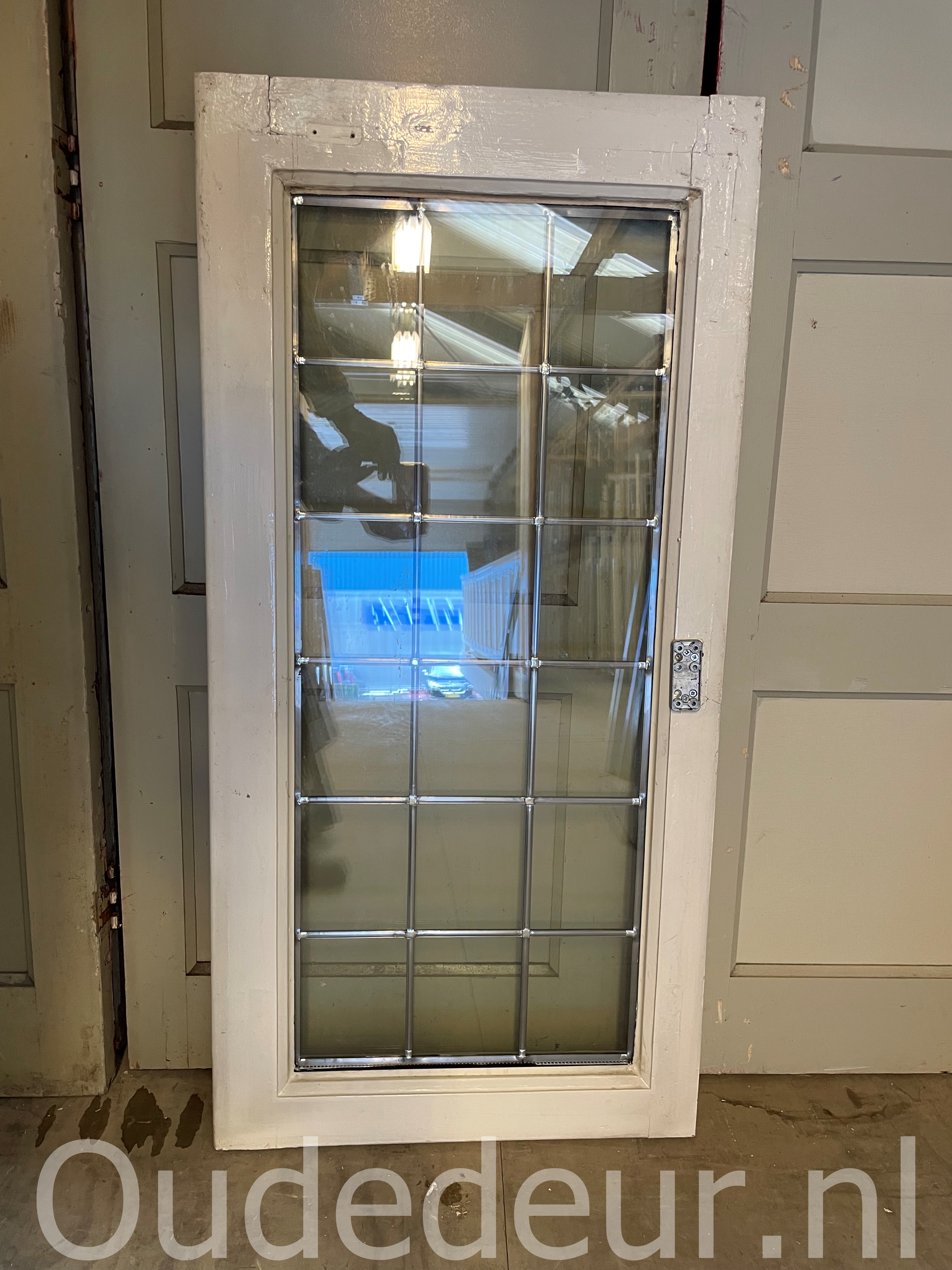nr. r684 raampje met dubbel glas glas in lood