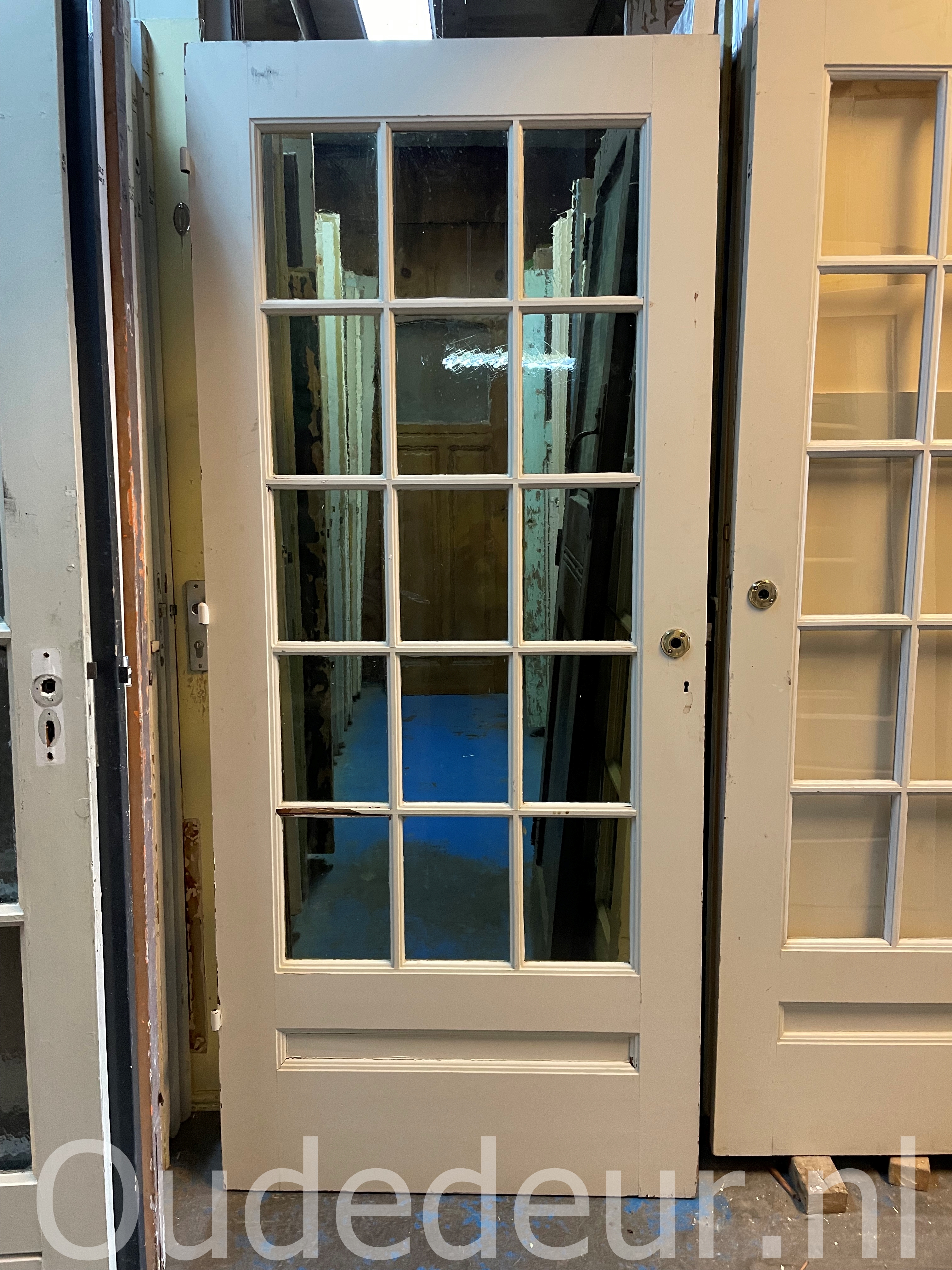 nr. 2797 deur met gelig glas