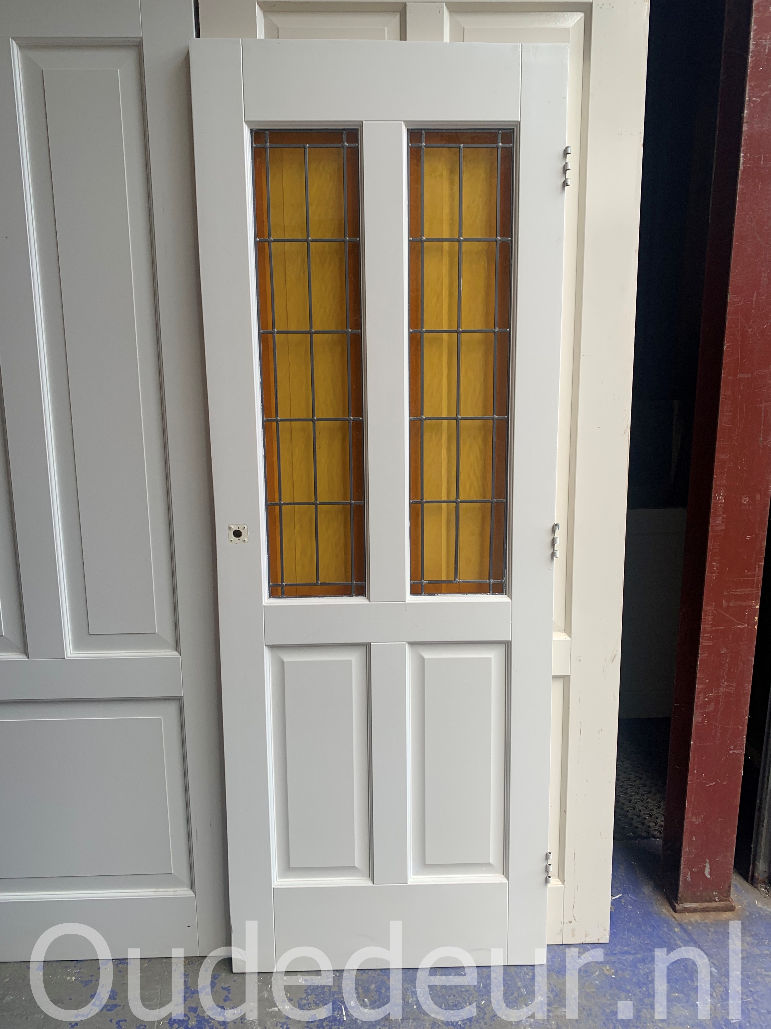 nr. GL629 glas in lood deur geel glas