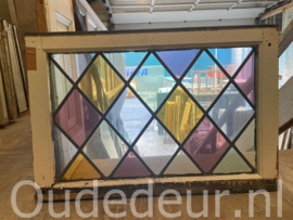 nr. r831 gekleurd glas in lood raam