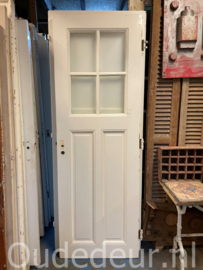 nr. 1112 oude deur met vier ruiten