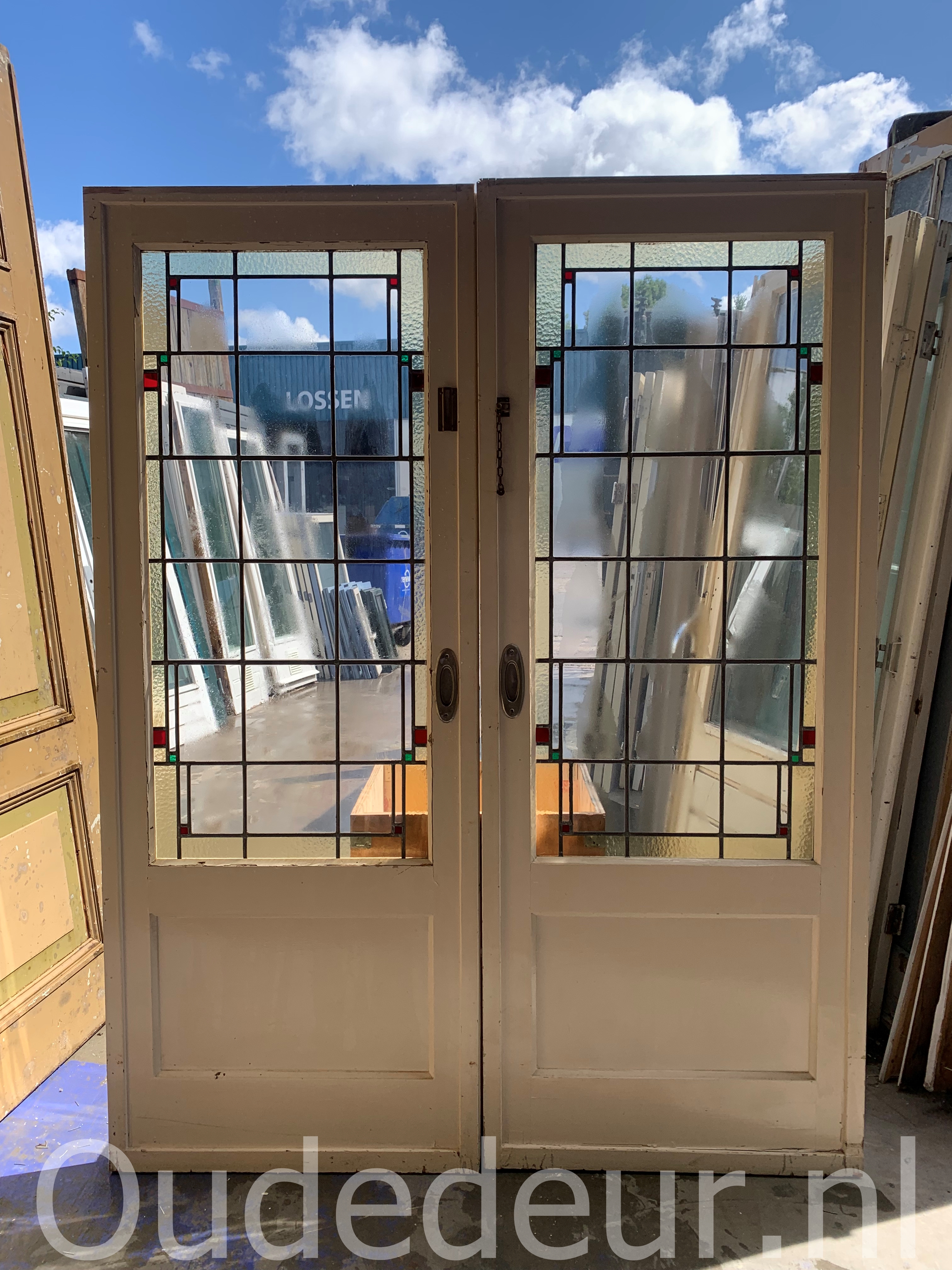 nr. e692 set ensuite met gekleurd glas in lood