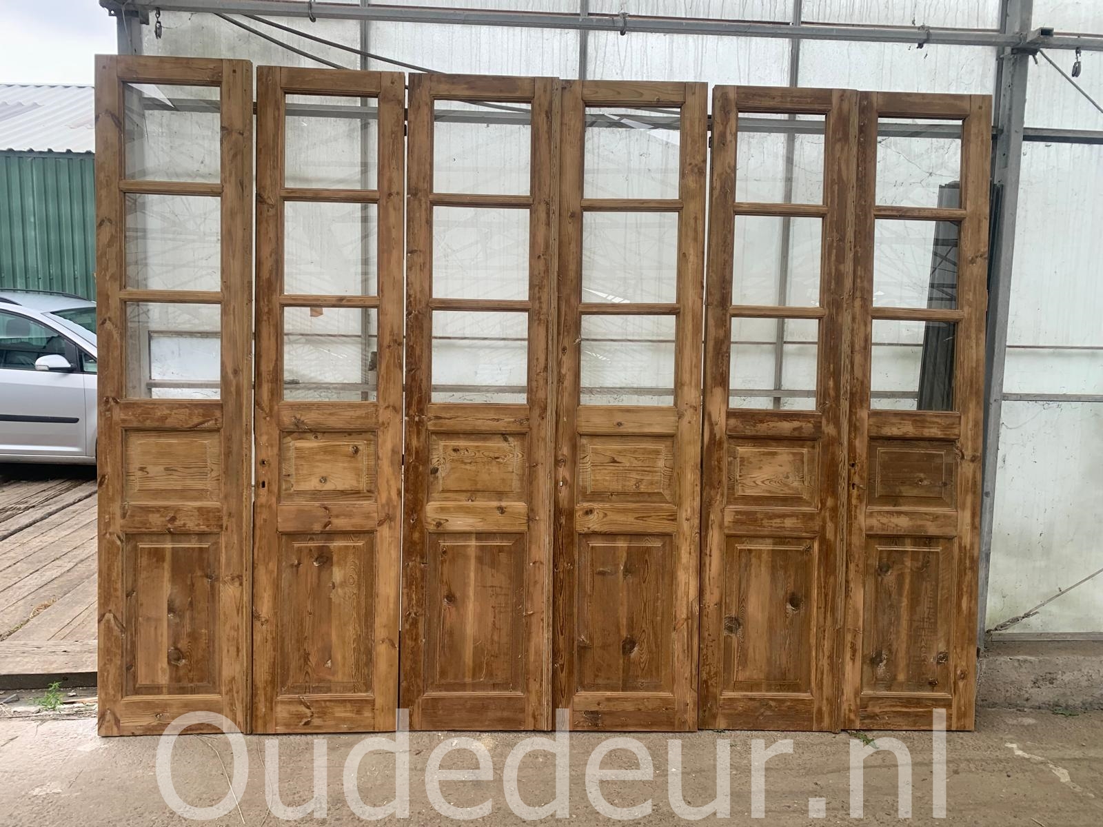 nr. set997 drie gelijke sets oude geloogde glasdeuren