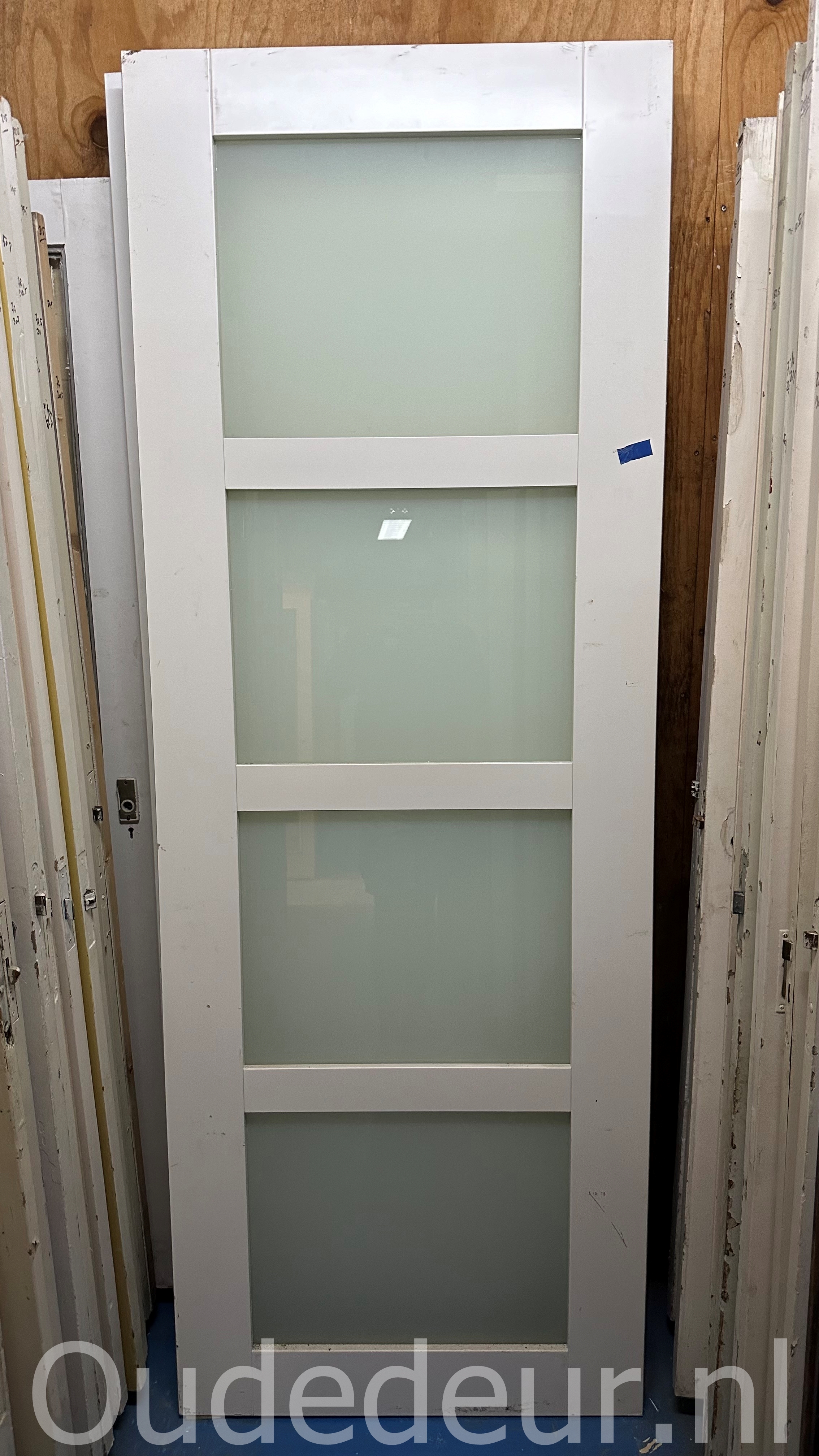 moderne (opdek) deur met melkglas