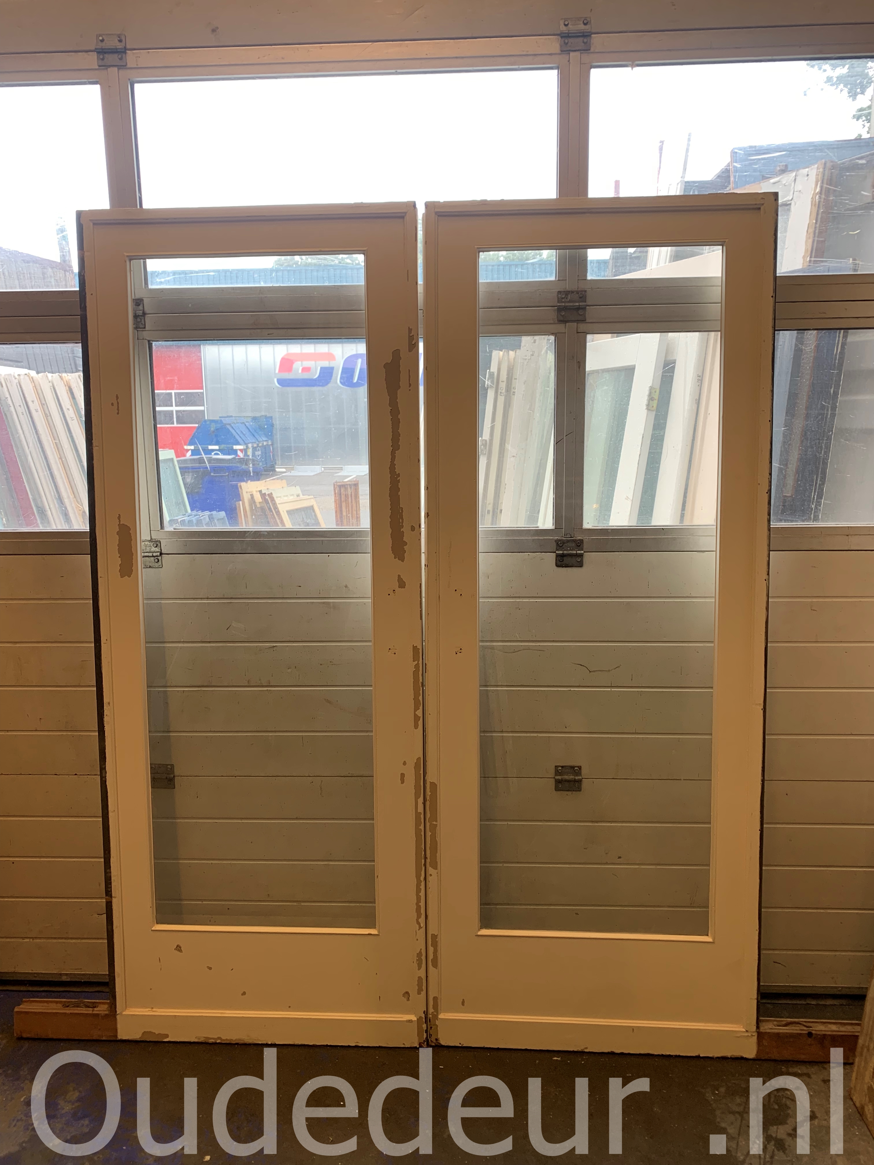 nr. e688 set ensuite met een blanke ruit