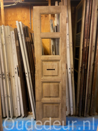 nr. 1950 oude deur met twee glas vakken