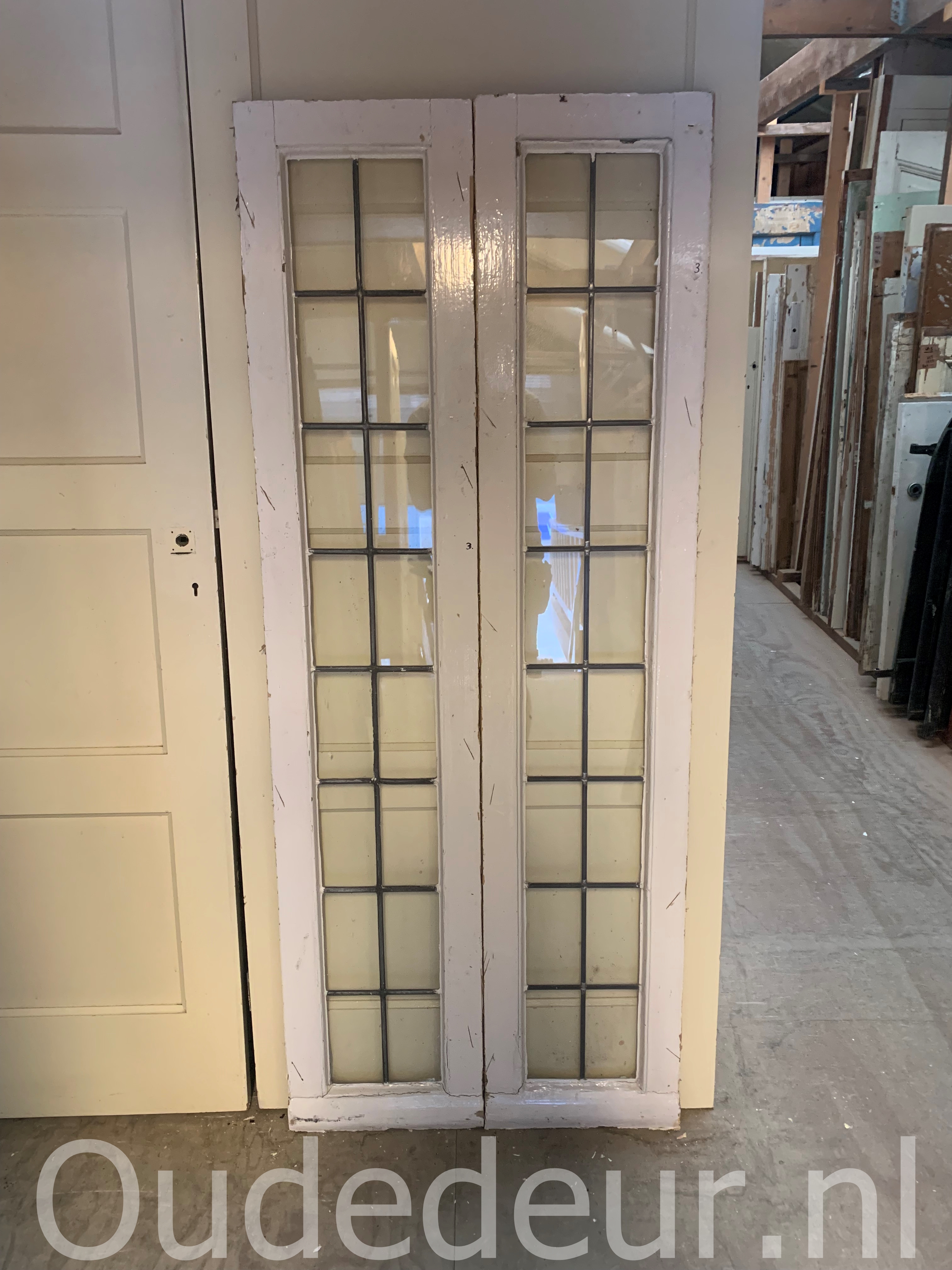 nr. r719 twee glas in lood ramen smal en hoog