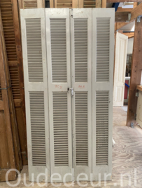 nr. L30s set louvre uit athene
