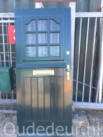 nr. v474 voordeur met ruitjes