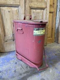 metalen werkplaats vuilnis bak