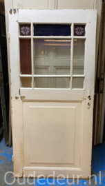 nr. 1304 oude deur met gekleurde ruiten
