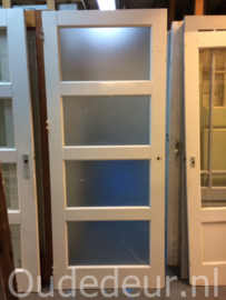 nr. 2838 deur met vier ruiten melkglas