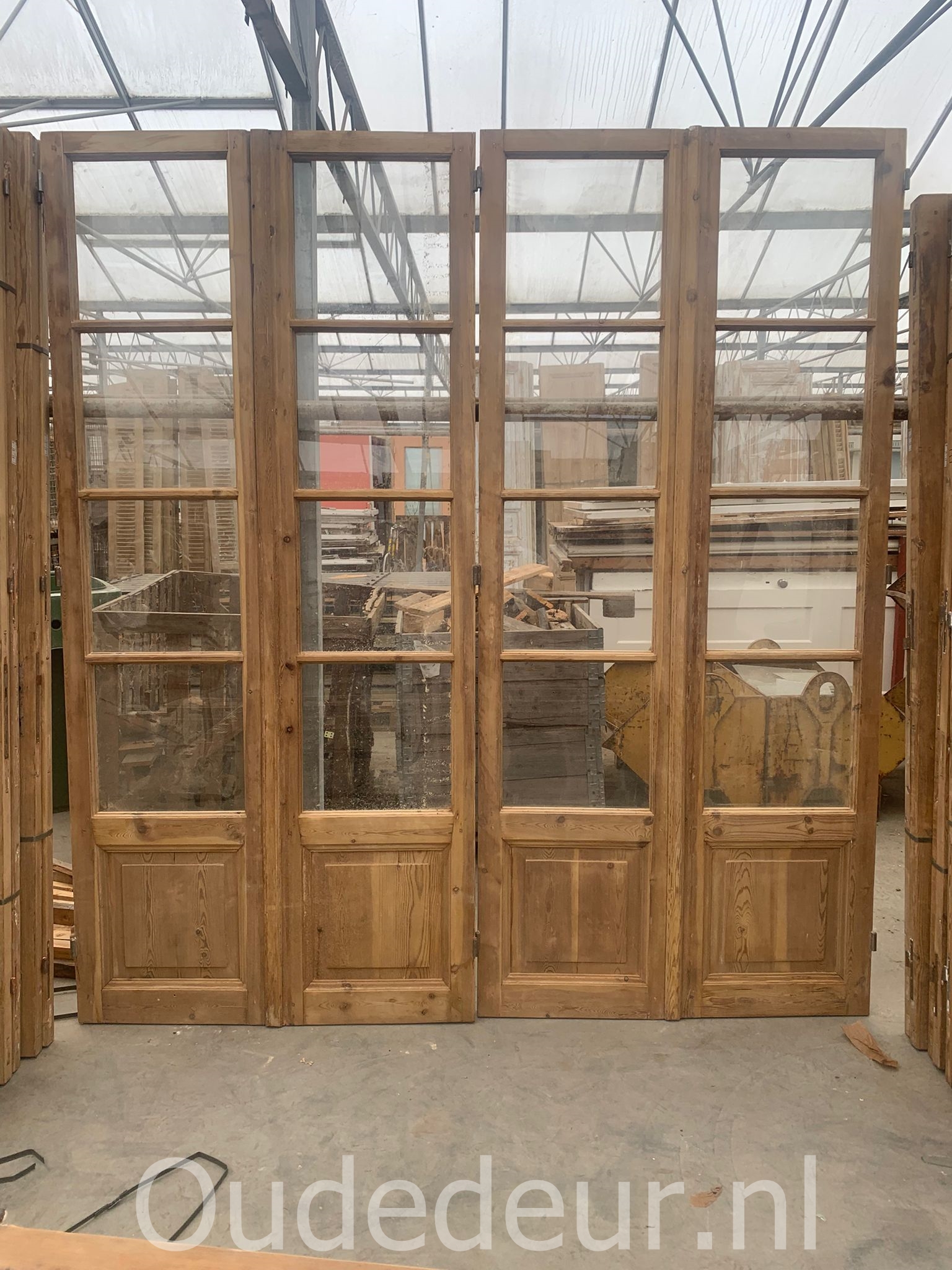 nr. set103 3 sets oude deuren zonder verf met glas