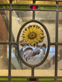 nr. r514 gezaagd kozijntje met bloem glas in lood