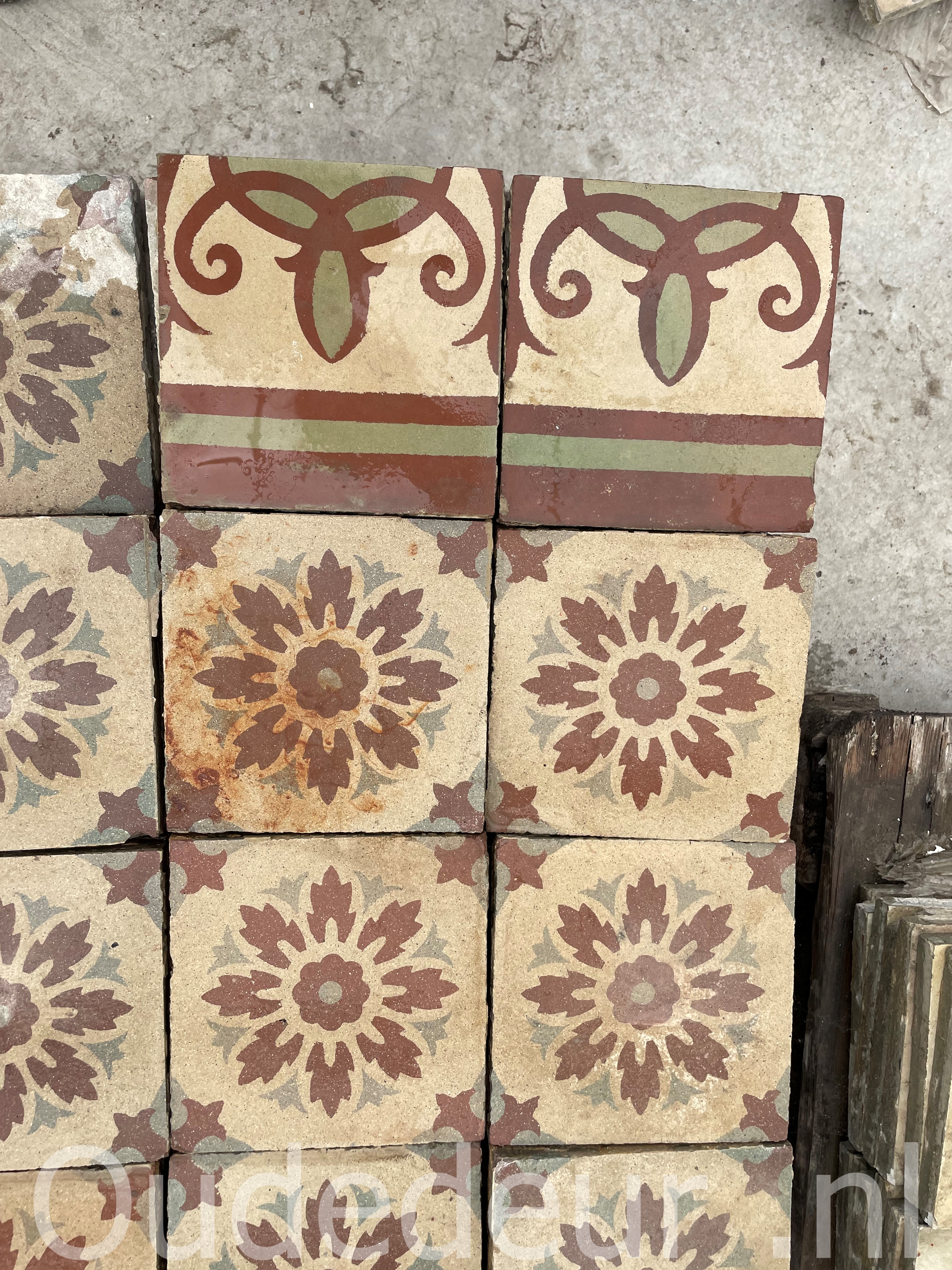 nr. 67 oude cement tegels met rand 3,9 m2