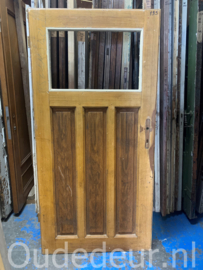 nr. 1240 antieke deurtje met glas