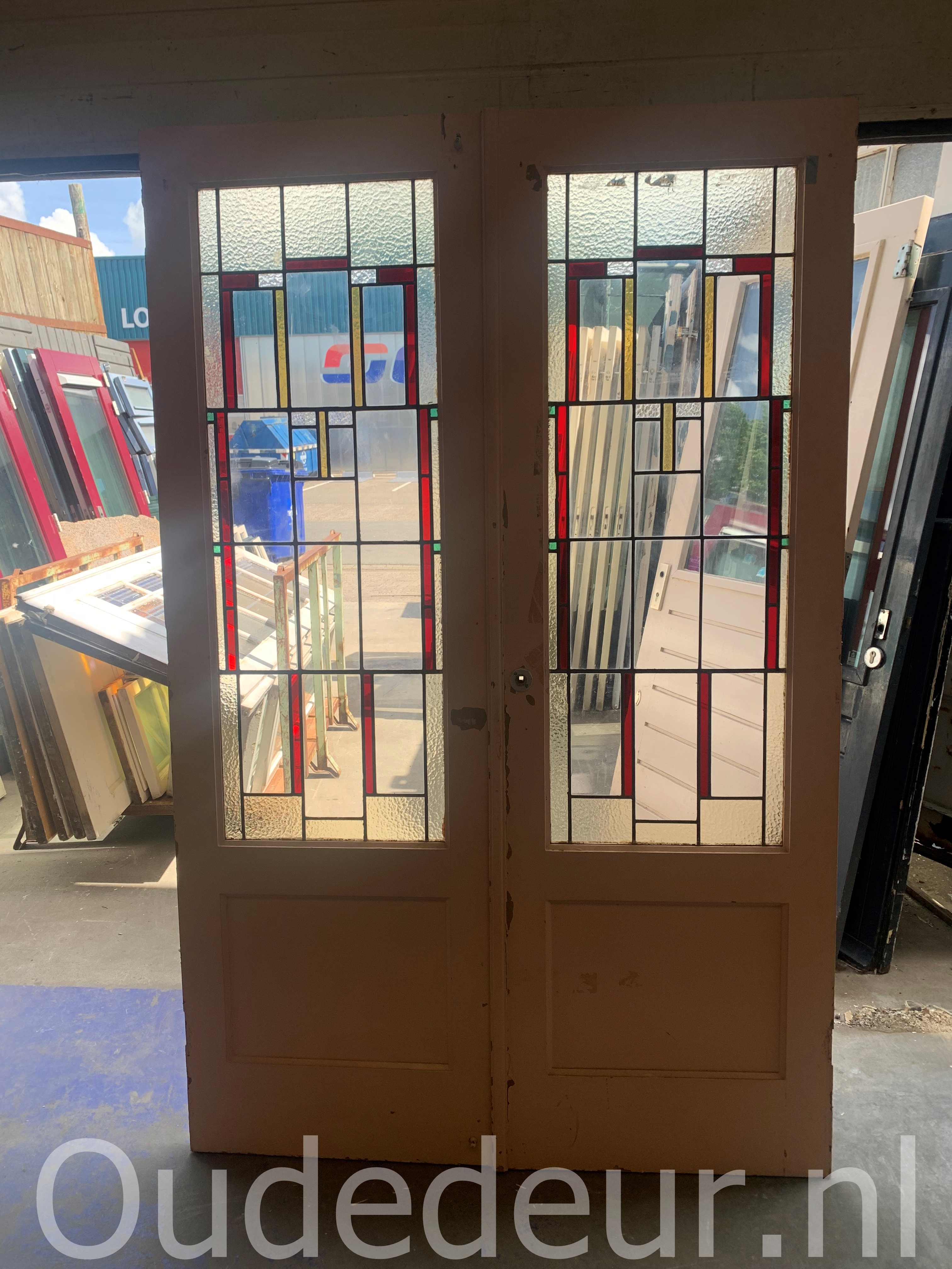 nr. e680 set ensuite met glas in lood