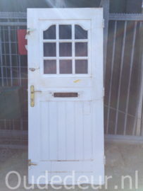 nr. v474 voordeur met ruitjes