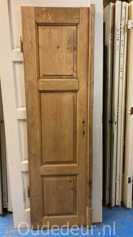 nr. 1551 oude kale deur