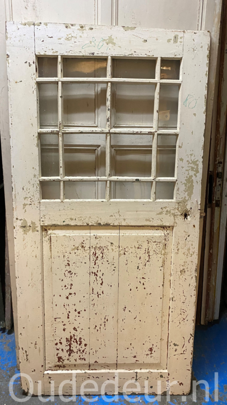 nr. 1301 oude deur met ruitjes