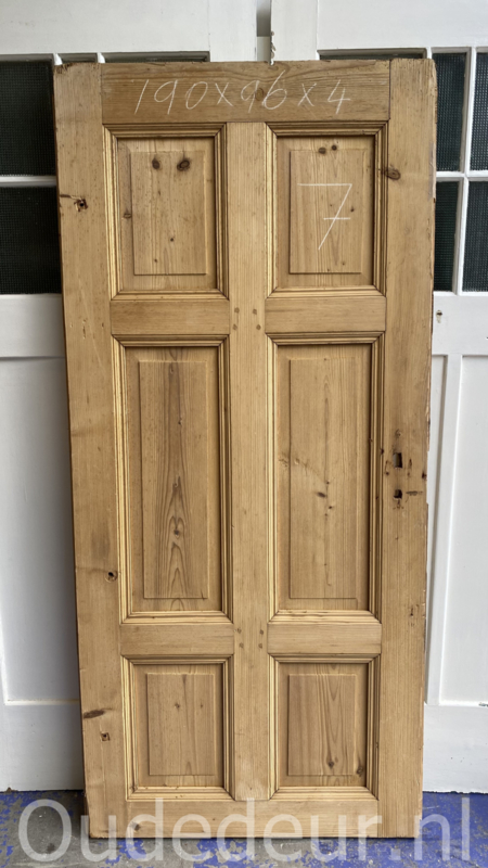 nr. 1528 oude kaal gemaakte deur