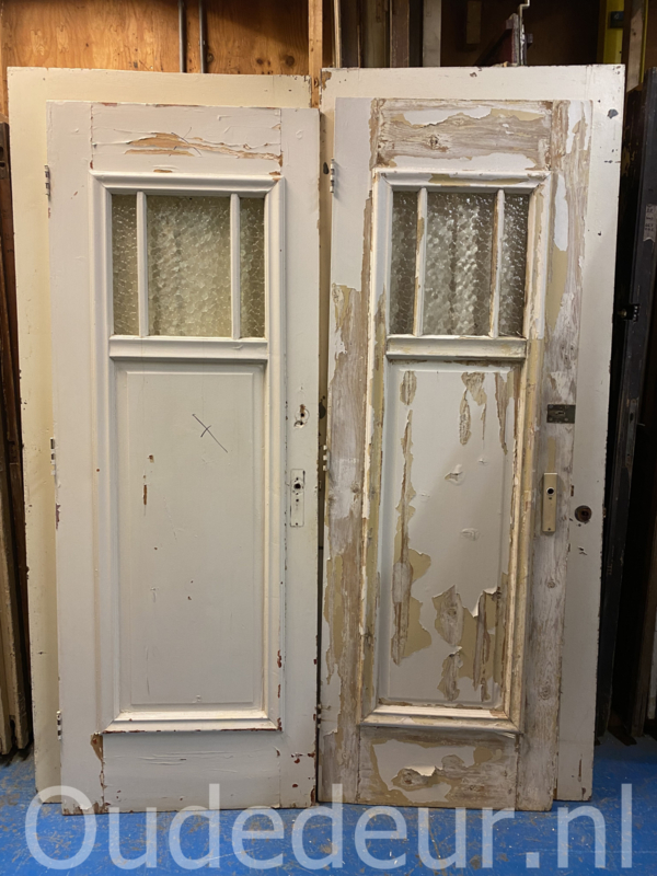 nr. 1608 oude deuren met ruit