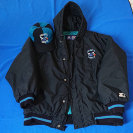 VINTAGE 90S STARTER PUFFER JAS + PINWHEEL PET ( LICHT GEBRUIKT ) CHARLOTTE HORNETS