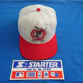 VINTAGE 90S STARTER PINSTRIPE PET WIT( LICHT GEBRUIKT ) RUNNIN REBELS ( ZELDZAAM )