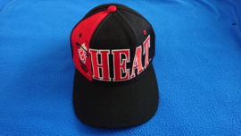 VINTAGE 90S STARTER TRI POWER PET ( LICHT GEBRUIKT ) MIAMI HEAT