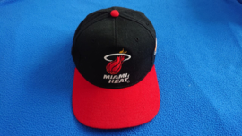 VINTAGE 90S STARTER PET ( LICHT GEBRUIKT ) MIAMI HEAT