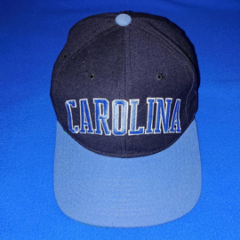 VINTAGE 90S STARTER ARCH PET ( LICHT GEBRUIKT ) CAROLINA TAR HEELS