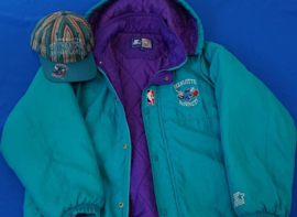 VINTAGE 90S STARTER JAS+ARCH PET ( LICHT GEBRUIKT ) CHARLOTTE HORNETS