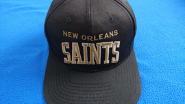 VINTAGE 90S STARTER ARCH PET ( LICHT GEBRUIKT ) NEW ORLEANS SAINTS ( ZELDZAAM )
