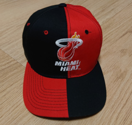 VINTAGE 90S STARTER TWO TONE PET ( LICHT GEBRUIKT ) MIAMI HEAT ( ZELDZAAAAAM )