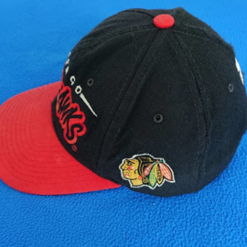 VINTAGE 90S STARTER GRAFFITI PET ( LICHT GEBRUIKT ) CHICAGO BLACKHAWKS