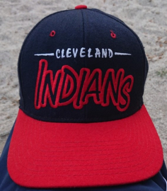 VINTAGE 90S STARTER  GRAFFITI PET ( NIEUW ZOND TAGS ) CLEVELAND INDIANS ( ZELDZAAM )