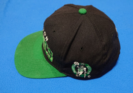 VINTAGE 90S STARTER ARCH ( 2 ) PET ( LICHT GEBRUIKT ) BOSTON CELTICS ( ZELDZAAM )