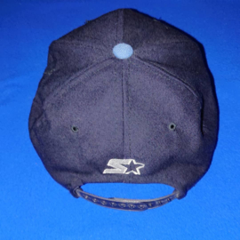 VINTAGE 90S STARTER ARCH PET ( LICHT GEBRUIKT ) CAROLINA TAR HEELS