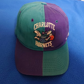 VINTAGE 90S STARTER TWO TONE PET ( LICHT GEBRUIKT ) CHARLOTTE HORNETS