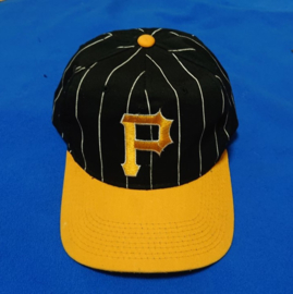 VINTAGE 90S STARTER PINSTRIPE PET ( LICHT GEBRUIKT ) PITTSBURGH PIRATES ( ZELDZAAM )