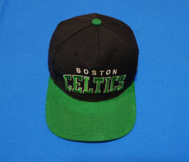 VINTAGE 90S STARTER ARCH ( 2 ) PET ( LICHT GEBRUIKT ) BOSTON CELTICS ( ZELDZAAM )