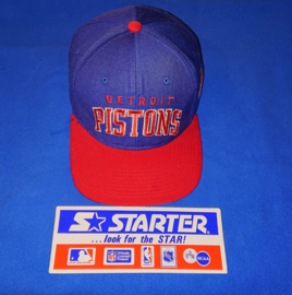 VINTAGE 90S STARTER ARCH PET ( 2 ) WOL ( GEBRUIKT ) DETROIT PISTONS ( WAT VERKLEURING :-( ZELDZAAM )