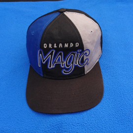 VINTAGE 90 STARTER TRI POWER GRAFFITI PET ( LICHT GEBRUIKT ) ORLANDO MAGIC